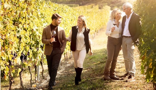 Anna ed Ernesto Abbona e i figli Valentina e Davide di Marchesi di Barolo