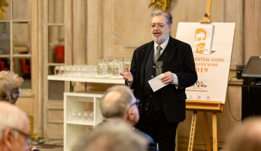 Conferenza-Stampa-Londra-Guida-Essenziale-Vini-d-Italia-2019-DoctorWine