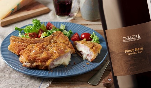 Cotoletta Valdostana e Trentino Pinot Nero 2019 Cembra Cantina di Montagna