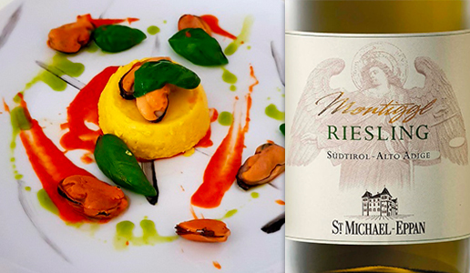 Tortino di patate, zafferano e acciughe abbinato a Alto Adige Riesling Montiggl 2019 San Michele Appiano/St. Michael Eppan