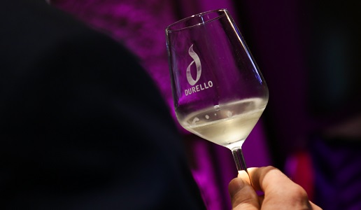 i due aspetti del Lessini Durello per il metodo Charmat e Monti Lessini per il metodo classico