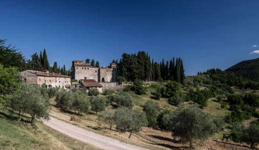 castello del trebbio lastricato chianti rufina riserva vino rosso toscana cantina