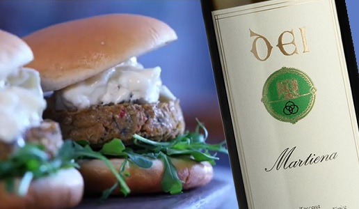 Burger vegetale con gorgonzola e rucola e Toscana Bianco Martiena 2021 Cantine Dei