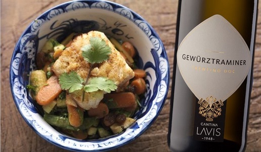 merluzzo con verdure al curry e Trentino Doc Gewürztraminer 2022 Cantina La-Vis