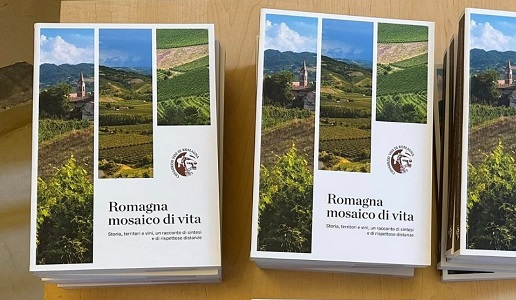 Romagna, mosaico di vita, tra gli autori Daniele Cernilli