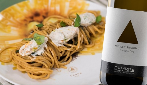 Spaghetti quadrati con zucchine e Trentino Müller Thurgau 2020 Cembra Cantina di Montagna