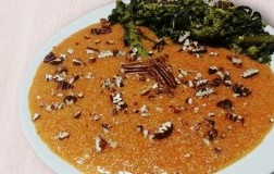 Amaranto alla zucca gialla con broccoletti siciliani e noci Pecan