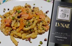 Busiate con pesto di pistacchi e salmone affumicato