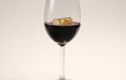 Chi paga se il vino sa di tappo?