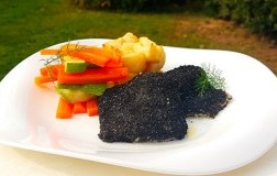 Filetto di salmerino con panure al nero di seppia