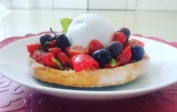 Freselle al pomodoro con zeste di limone e mozzarella di bufala