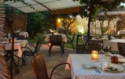 Ristorante Lilith - tavoli in giardino