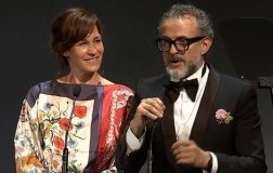 Massimo Bottura torna sul trono della ristorazione mondiale, premiato a Bilbao capolista dei The World's 50 Best Restaurants.