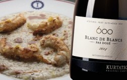 Risotto al tè nero affumicato con scampi e limone abbinato a Alto Adige Spumante Riserva Pas Dosé 600 Blanc de Blancs 2014 Kurtatsch Kellerei-Cantina