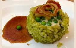 Sformatino di riso con piselli e vitello