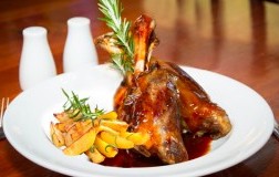 Stinco di vitello al forno