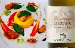 Tortino di patate, zafferano e acciughe abbinato a Alto Adige Riesling Montiggl 2019 San Michele Appiano/St. Michael Eppan