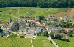 Champagne. Village de Monthelon.  Fototeca CIVC