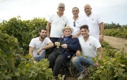 Baglio Oro famiglia in vigna