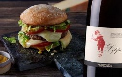 Cheeseburger Valdostano e Barbera d’Asti La Lippa 2021 La Gironda