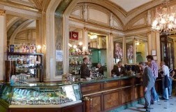 Interno Caffè Gambrinus Napoli