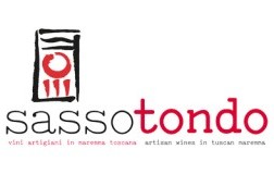 logo sassotondo cantina vino toscana