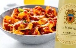 Pappardelle con pesto di pomodorini secchi e Basilicata Bianco Il Manfredi 2022