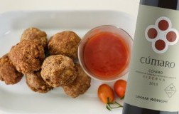 Polpette con ketchup di pomodori datterini e Conero Cùmaro Riserva 2015 Umani Ronchi