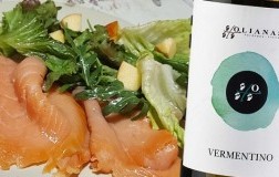 Salmone affumicato e Vermentino di Sardegna 2021 Olianas