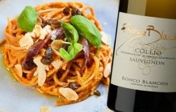 Spaghetto integrale con pesto di peperone e acciughe e Collio Sauvignon 2020 Ronco Blanchis