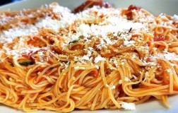 tagliolini pomodorini bruciati pecorino e menta