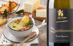 zuppa di cipolle con Alto Adige Pinot Bianco Quintessenz 2018 Kaltern Kellerei-Cantina 